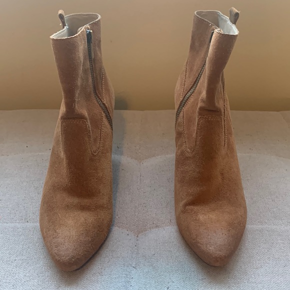 Pelle Moda Women's Brown Suede Side Zip Booties with Chunky Heel Size 9 - Picture 2 of 16